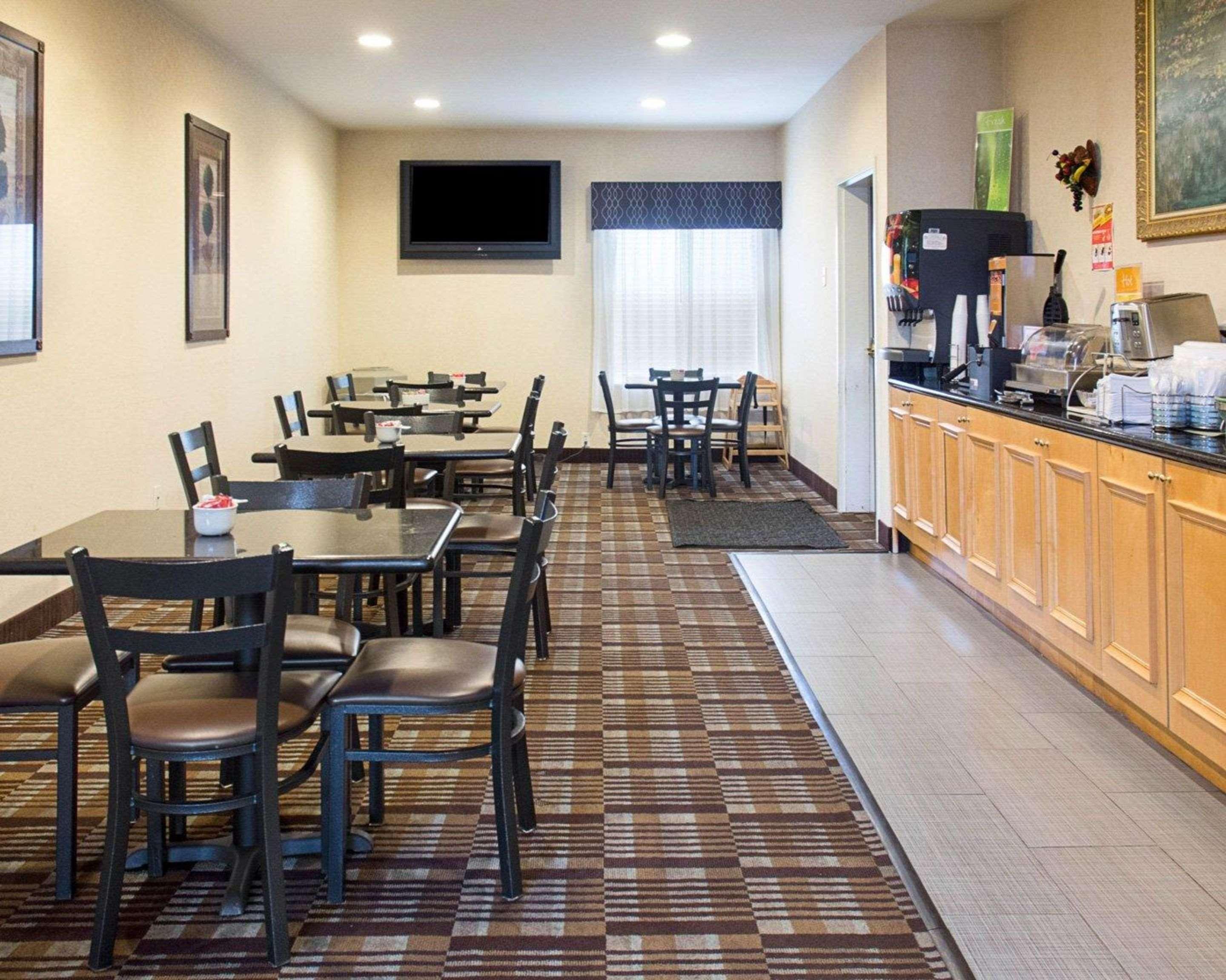 Quality Inn & Suites Quantico Stafford Ngoại thất bức ảnh